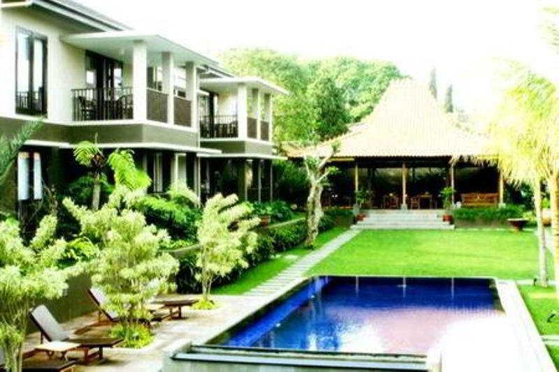 Summer Hills Hotel & Villas Bandung Exterior photo